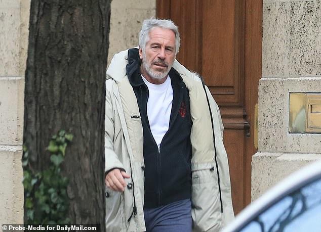 Epstein Begs Judge For House Arrest At $77 Million, 21K Sqft Mansion With 'Artificial Eyeball Wall' - The Reports Epstein Begs Judge For House Arrest At $77 Million, 21K Sqft Mansion With 'Artificial Eyeball Wall' - The Reports